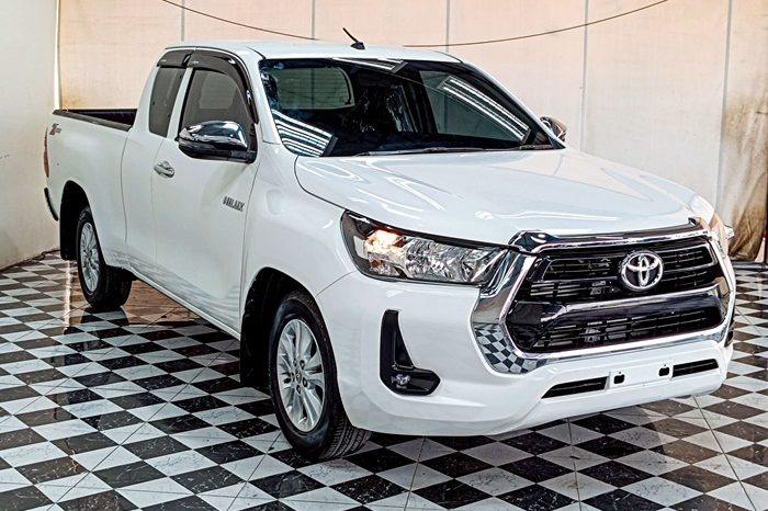 REVO 2WD 2021 2.4 MID MT SMART CAB WHITE  6419 full