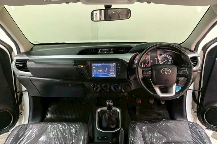 REVO 2WD 2021 2.4 MID MT SMART CAB WHITE  6425 full