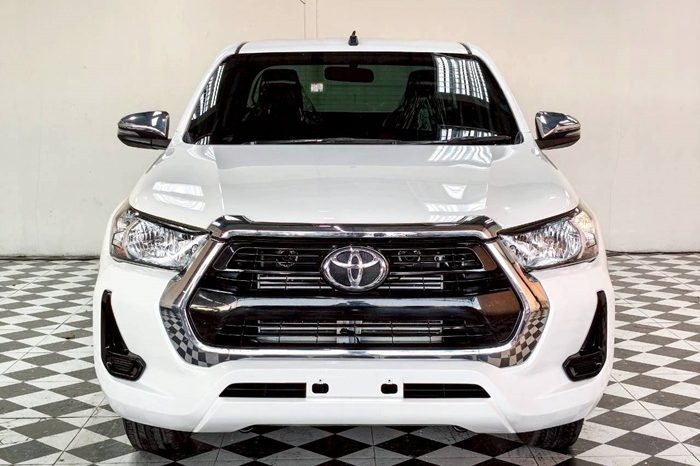 REVO 2WD 2021 2.4 MID MT SMART CAB WHITE  6425 full