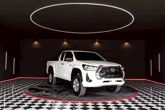 REVO 2WD 2021 2.4 MID MT SMART CAB WHITE  6425 full