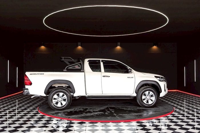 REVO 2WD 2021 2.4 MID MT SMART CAB WHITE  6425 full