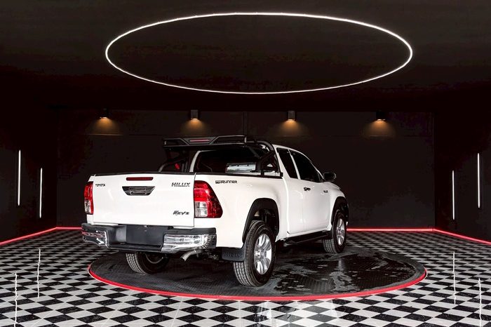 REVO 2WD 2021 2.4 MID MT SMART CAB WHITE  6425 full