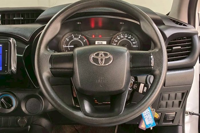 REVO 2WD 2022 2.4 ENTRY MT SMART CAB WHITE 6487 full