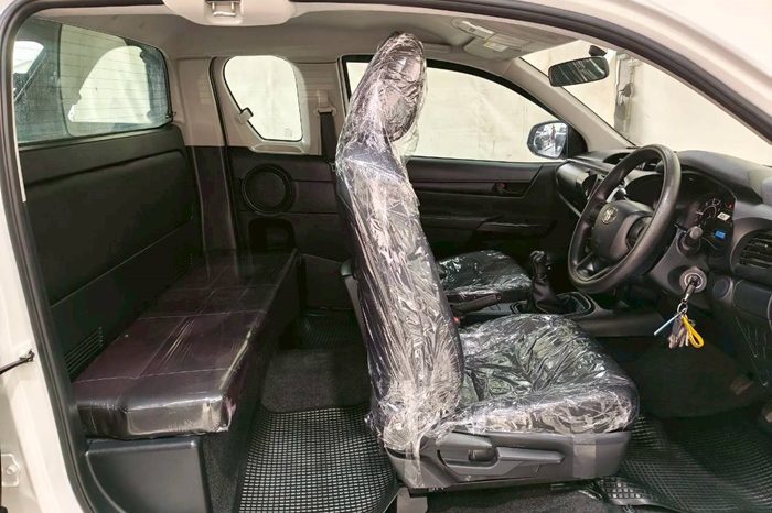 REVO 2WD 2022 2.4 ENTRY MT SMART CAB WHITE 6487 full