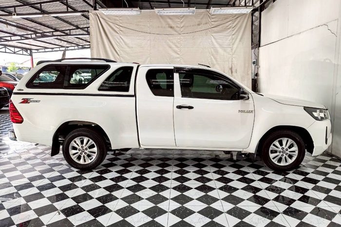 REVO 2WD 2022 2.4 ENTRY MT SMART CAB WHITE 6487 full