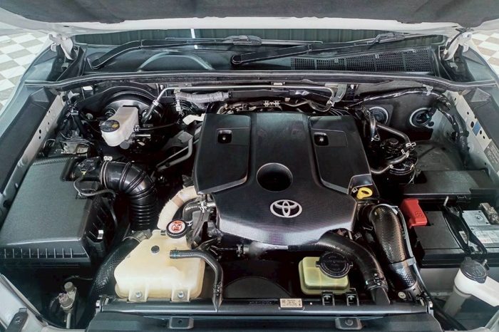 REVO 2WD 2021 2.4 MID MT SMART CAB SILVER  6536 full