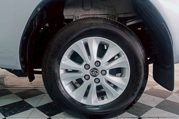 REVO 2WD 2021 2.4 MID MT SMART CAB SILVER  6536 full