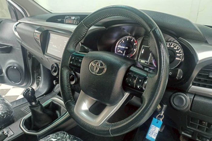 REVO 2WD 2021 2.4 MID MT SMART CAB SILVER  6536 full