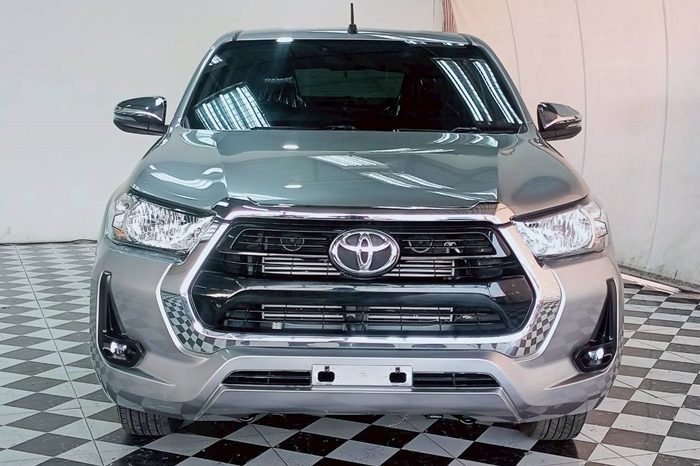 REVO 2WD 2021 2.4 MID MT SMART CAB SILVER  6536 full