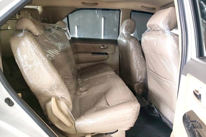 TOYOTA 2WD 2012 2.7V AT FORTUNER WHITE  738 full