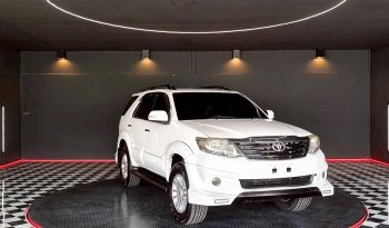 TOYOTA 2WD 2012 2.7V AT FORTUNER WHITE  738 full