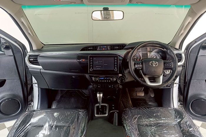 REVO 4WD 2021 2.8G AT DOUBLE CAB SILVER  7418 full