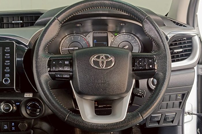 REVO 4WD 2021 2.8G AT DOUBLE CAB SILVER  7418 full