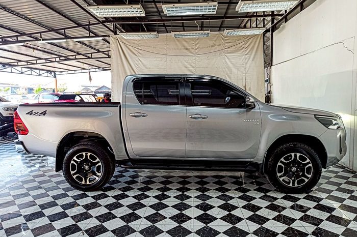 REVO 4WD 2021 2.8G AT DOUBLE CAB SILVER  7418 full