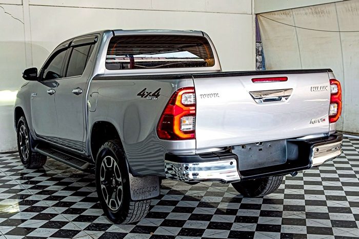 REVO 4WD 2021 2.8G AT DOUBLE CAB SILVER  7418 full