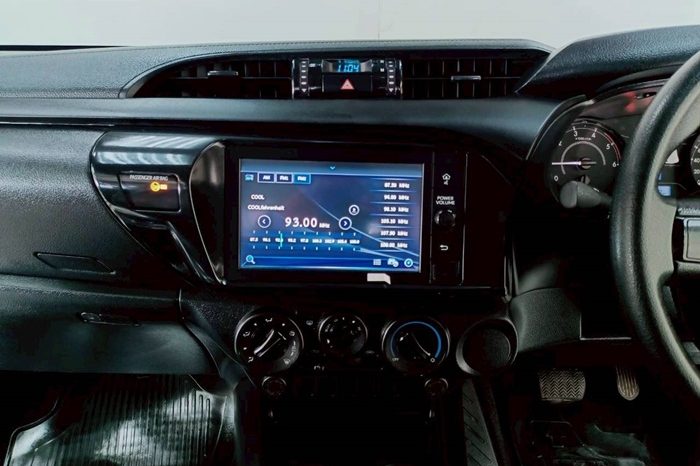 REVO 2WD 2023 2.4 ENTRY AT SMART CAB WHITE 7608 full