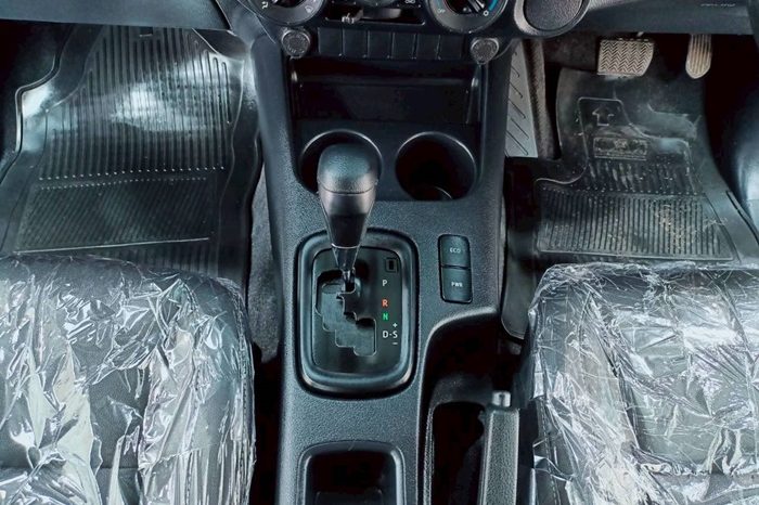 REVO 2WD 2023 2.4 ENTRY AT SMART CAB WHITE 7608 full