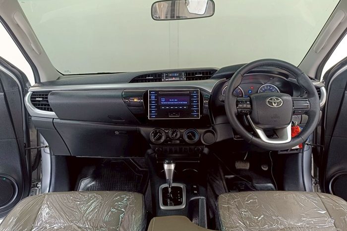 REVO PRE 2017 2.4E AT SMART CAB SILVER  7893 full