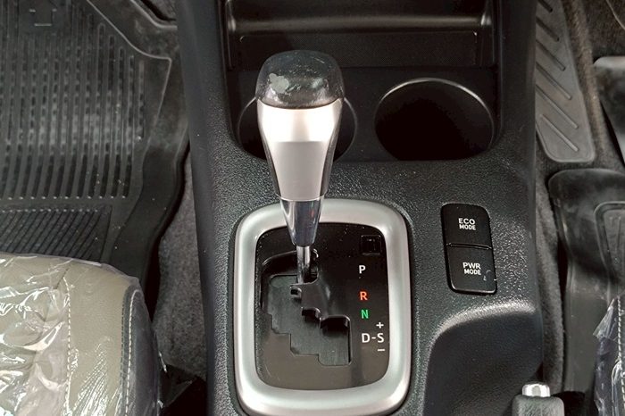 REVO PRE 2017 2.4E AT SMART CAB SILVER  7893 full