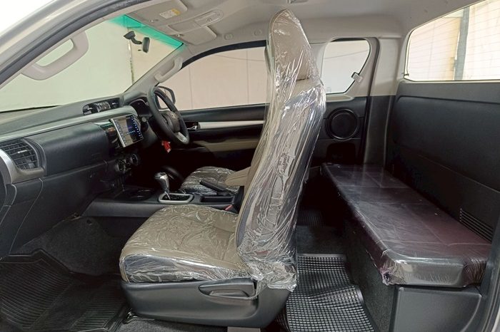 REVO PRE 2017 2.4E AT SMART CAB SILVER  7893 full