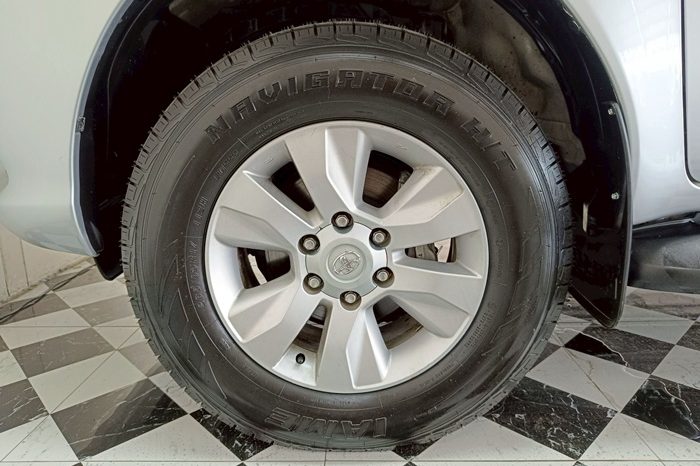 REVO PRE 2017 2.4E AT SMART CAB SILVER  7893 full