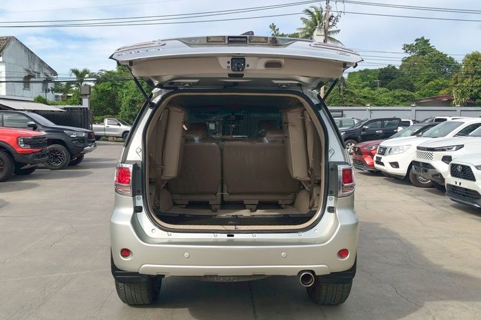 TOYOTA 4WD 2007 2.7V AT FORTUNER SILVER  8086 full