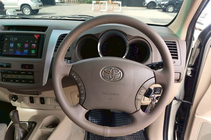 TOYOTA 4WD 2007 2.7V AT FORTUNER SILVER  8086 full