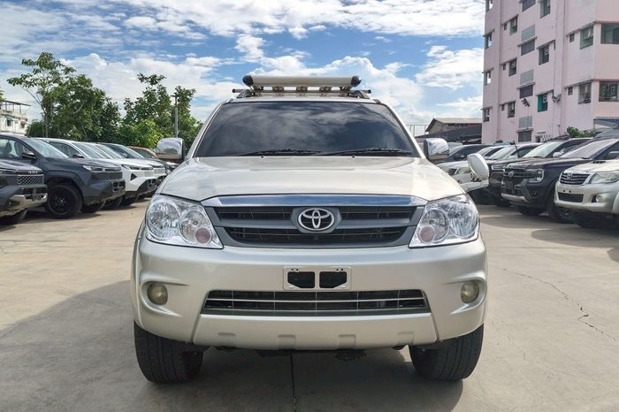 TOYOTA 4WD 2007 2.7V AT FORTUNER SILVER  8086 full