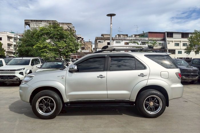TOYOTA 4WD 2007 2.7V AT FORTUNER SILVER  8086 full