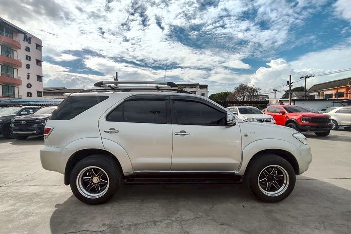 TOYOTA 4WD 2007 2.7V AT FORTUNER SILVER  8086 full