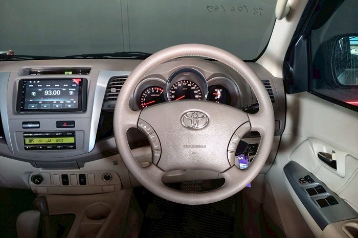 TOYOTA 4WD 2007 2.7V AT FORTUNER SILVER  8086 full