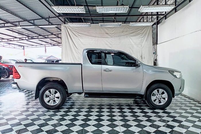 REVO PRE 2017 2.4E AT SMART CAB SILVER  8414 full