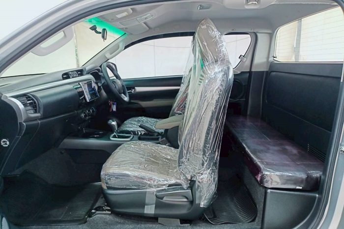 REVO PRE 2017 2.4E AT SMART CAB SILVER  8414 full