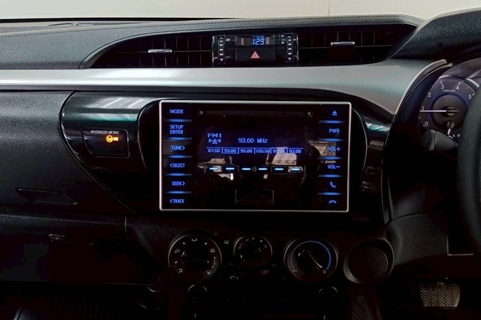 REVO PRE 2017 2.4E AT SMART CAB SILVER  8414 full