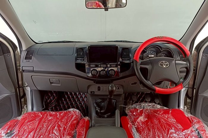 VIGO 2WD 2013 2.5G MT SMART CAB SILVER  9430 full