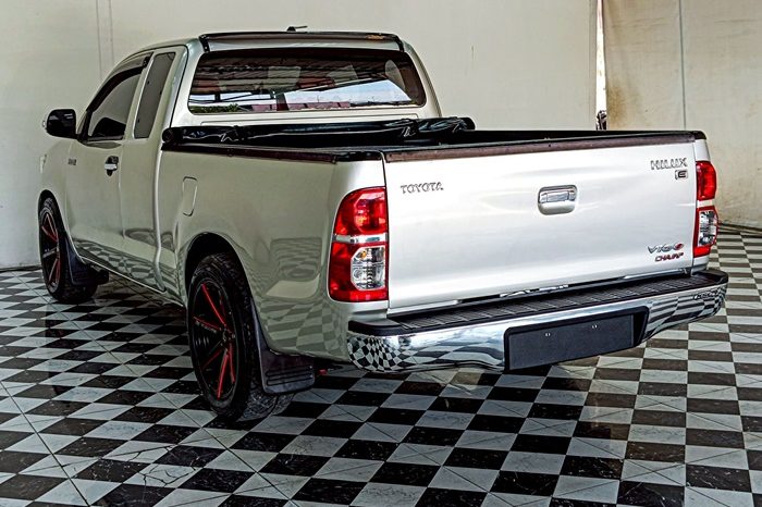 VIGO 2WD 2013 2.5G MT SMART CAB SILVER  9430 full