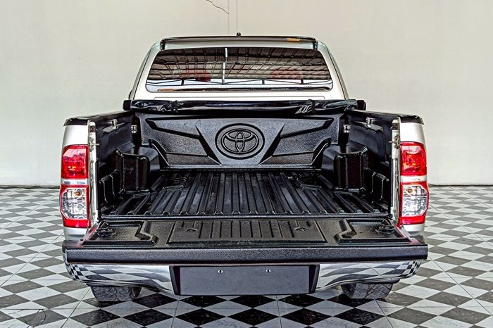 VIGO 2WD 2013 2.5G MT SMART CAB SILVER  9430 full