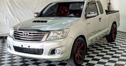 VIGO 2WD 2013 2.5G MT SMART CAB SILVER  9430