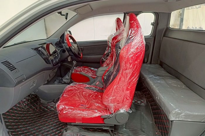 VIGO 2WD 2013 2.5G MT SMART CAB SILVER  9430 full