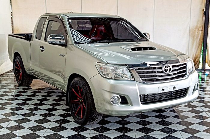 VIGO 2WD 2013 2.5G MT SMART CAB SILVER  9430 full