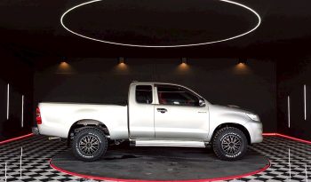 VIGO 2WD 2013 2.5G MT SMART CAB SILVER  9430 full