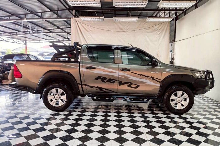 REVO 2WD 2020 2.4 MID AT DOUBLE CAB BRONZE  9638 full