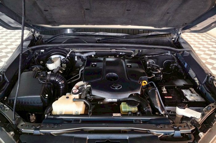 REVO 2WD 2020 2.4 MID AT DOUBLE CAB BRONZE  9638 full