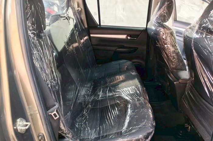 REVO 2WD 2020 2.4 MID AT DOUBLE CAB BRONZE  9638 full