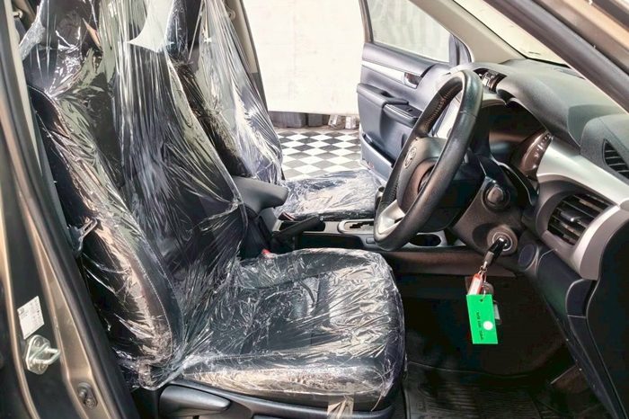 REVO 2WD 2020 2.4 MID AT DOUBLE CAB BRONZE  9638 full