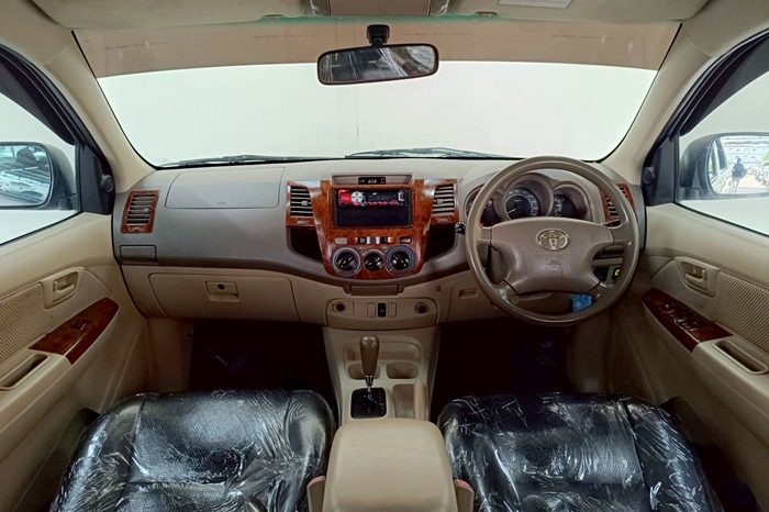VIGO 2WD 2006 3.0G AT DOUBLE CAB SILVER  9723 full