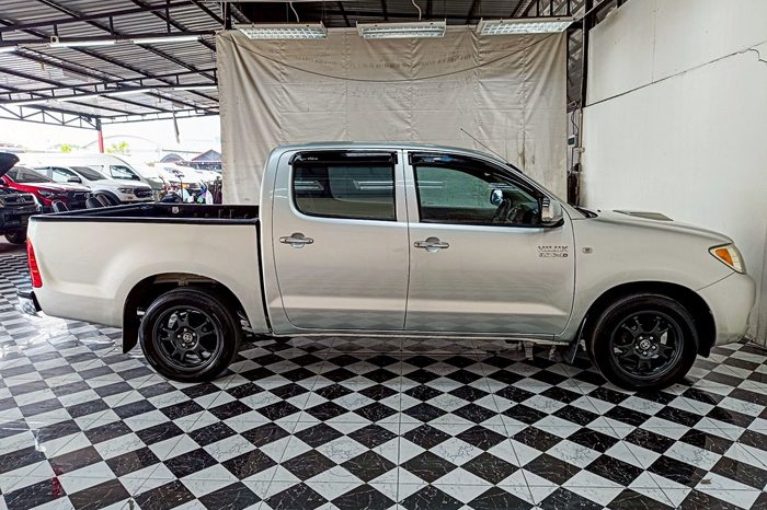 VIGO 2WD 2006 3.0G AT DOUBLE CAB SILVER  9723 full