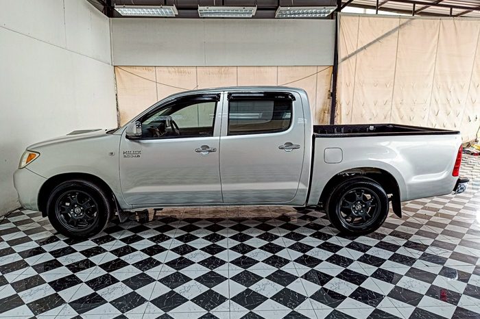 VIGO 2WD 2006 3.0G AT DOUBLE CAB SILVER  9723 full