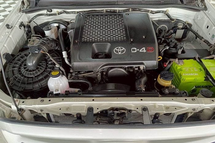 VIGO 2WD 2006 3.0G AT DOUBLE CAB SILVER  9723 full