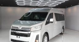 TOYOTA 2020 2WD 2.8 MT COMMUTER SILVER  1375